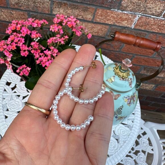 Pearl 18K Gold Stainless Steel Waterproof Hoop Earrings - Picture 9 of 11